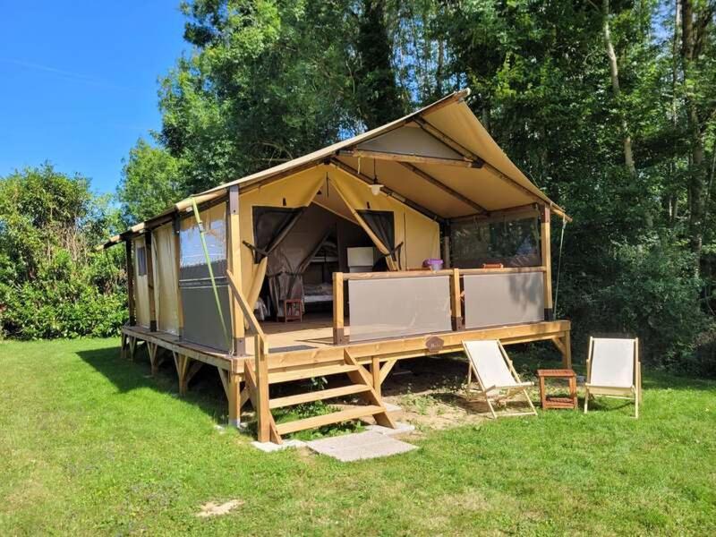 Camping Des Papillons Lalizolle Eksteriør billede