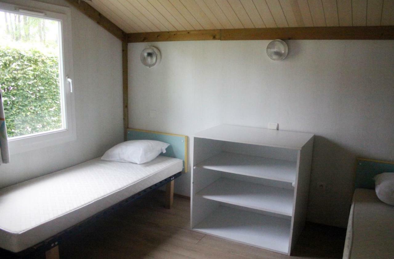 Camping Des Papillons Lalizolle Eksteriør billede