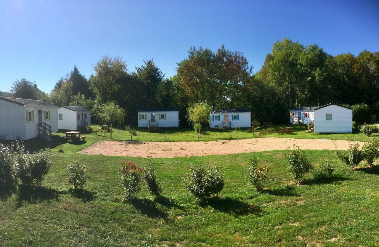 Camping Des Papillons Lalizolle Eksteriør billede